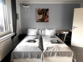 VAZ Apartments E02, Küche, WLAN, TV, Netflix, ca 15 Min Messe u HBf